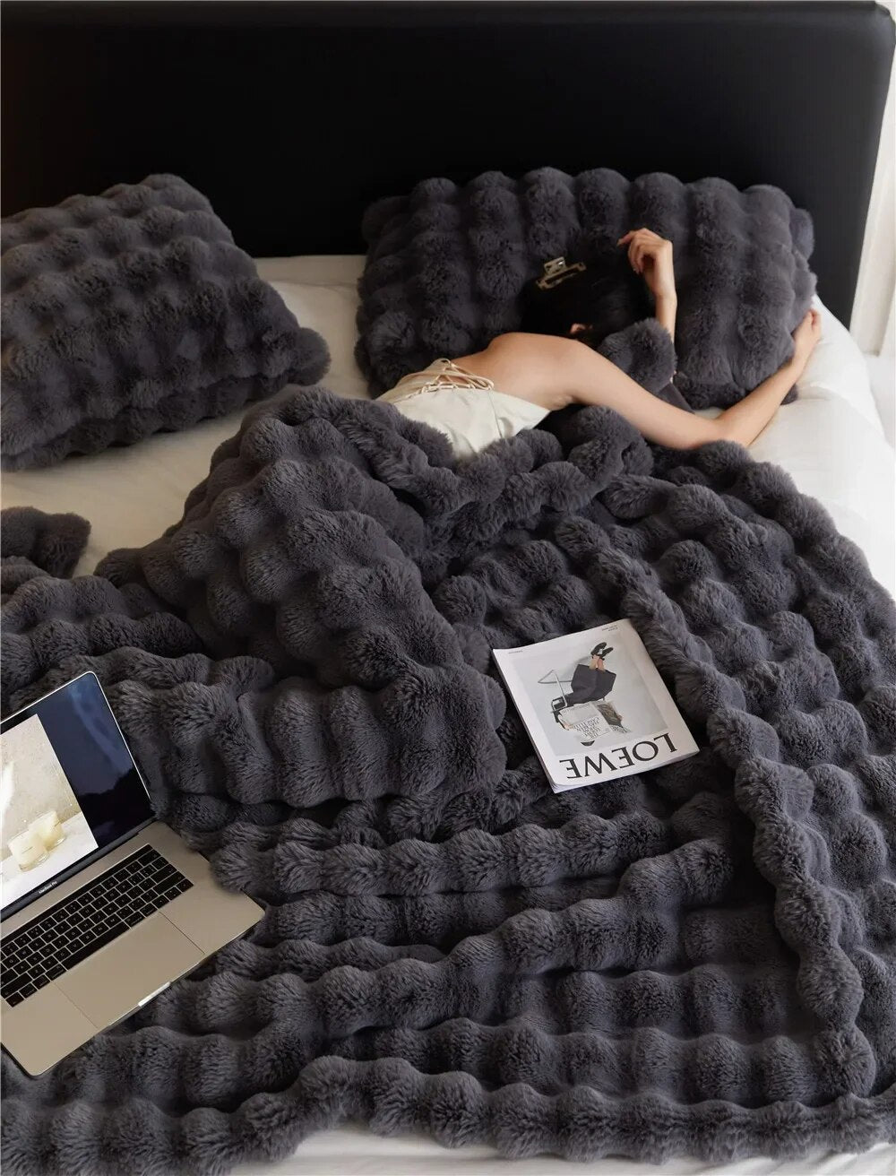 Plush Wool Blanket | Exceptional Warmth, Machine Washable & Versatile Comfort for All Seasons