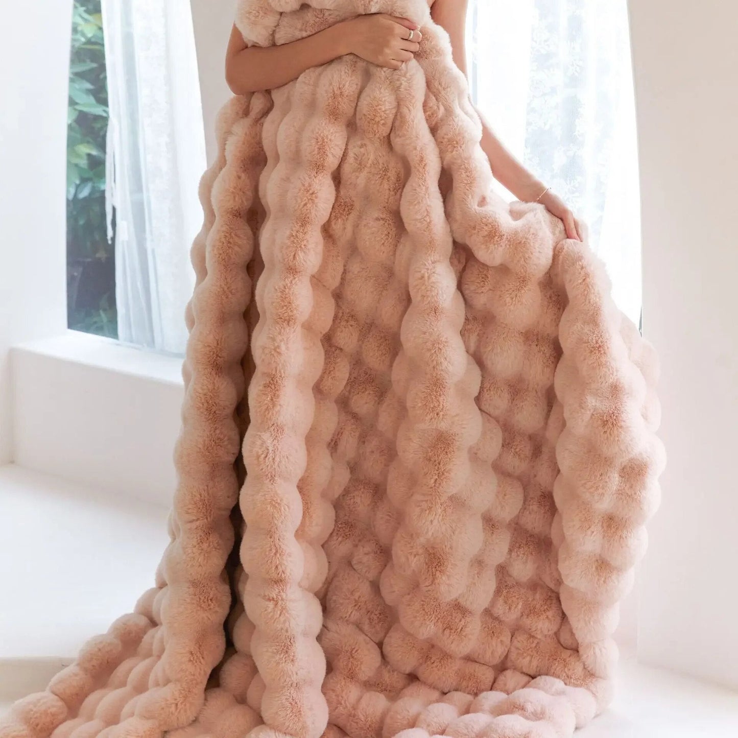Plush Wool Blanket | Exceptional Warmth, Machine Washable & Versatile Comfort for All Seasons