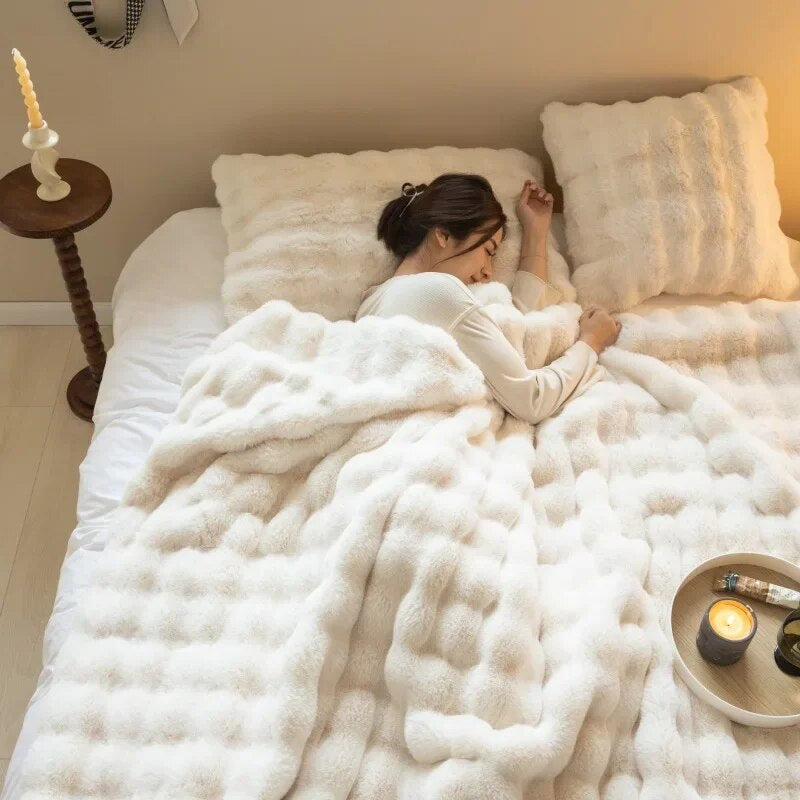 Plush Wool Blanket | Exceptional Warmth, Machine Washable & Versatile Comfort for All Seasons