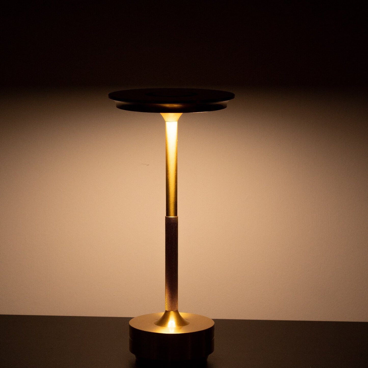 Mini Lamp LED: Cordless USB Table Lamp for Lounge & Restaurants - Sleek Ambient Design