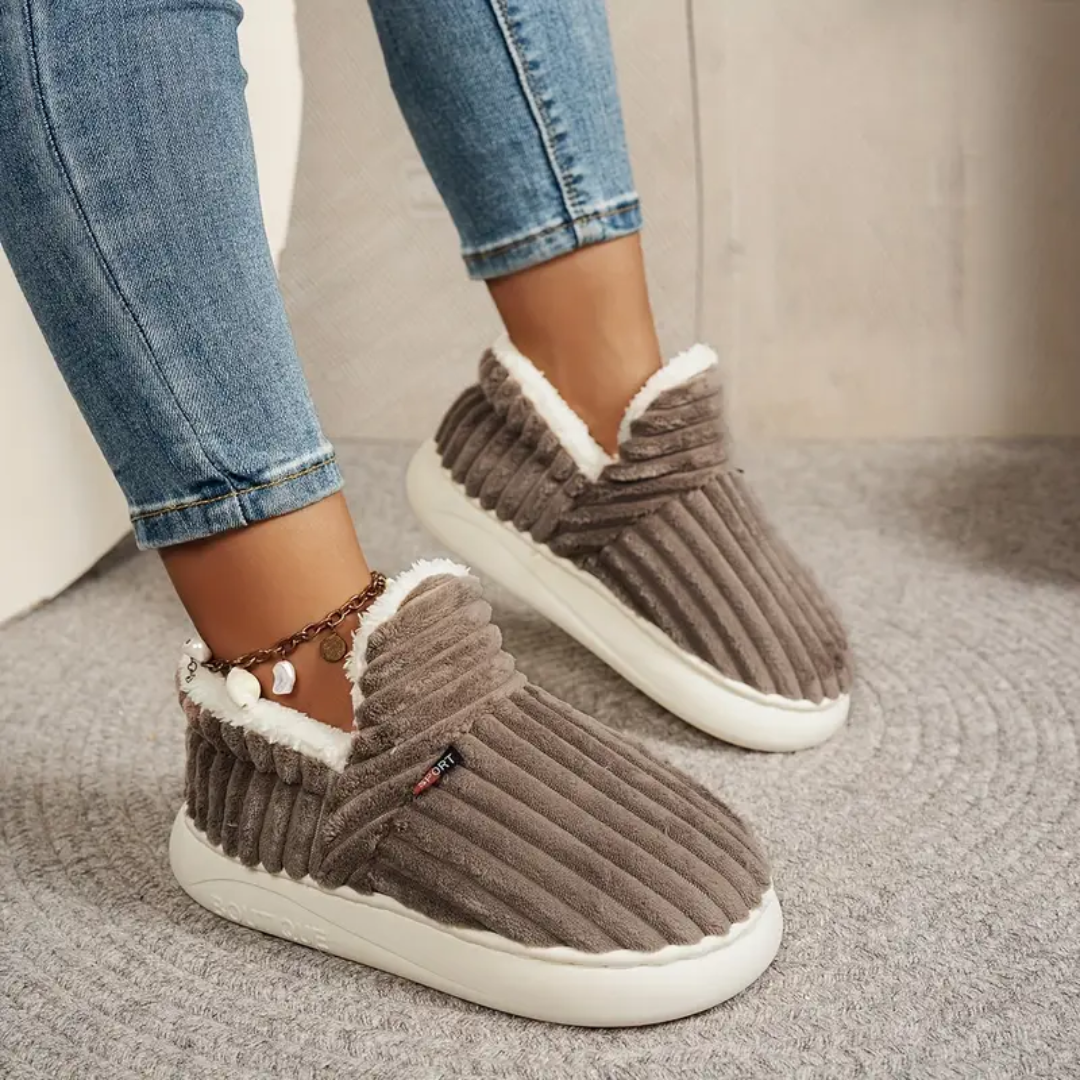 Fleece Comfort Slippers | Ultra-Soft, Memory Foam & Anti-Slip for Cozy Indoor Relaxation