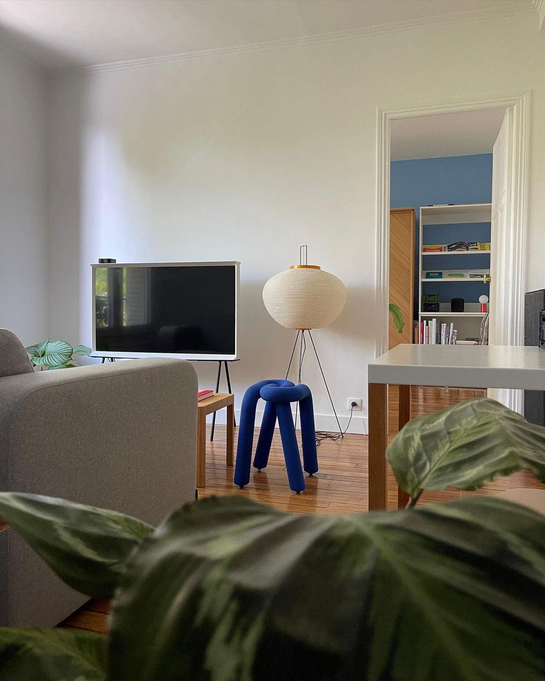 LED Rice Paper Floor Lamp - Adjustable Height, Soft Ambient Light for Living Room & Bedroom Decor