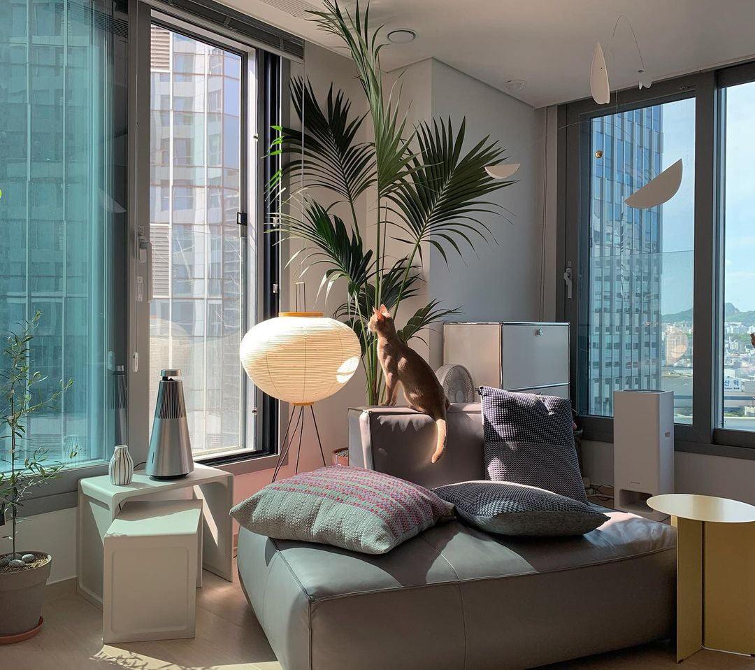 LED Rice Paper Floor Lamp - Adjustable Height, Soft Ambient Light for Living Room & Bedroom Decor