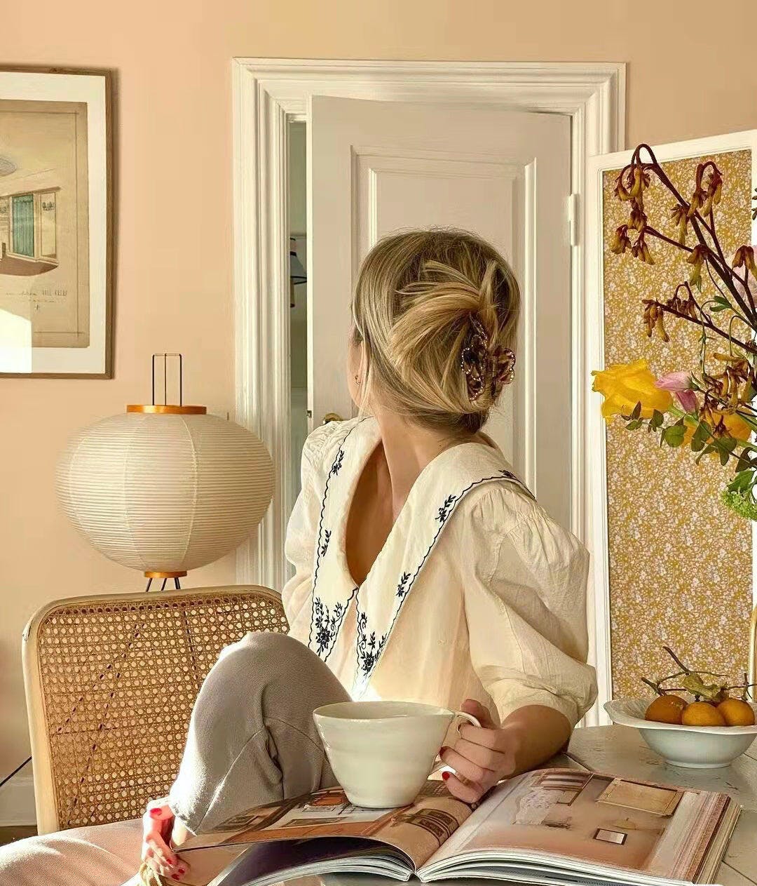 LED Rice Paper Floor Lamp - Adjustable Height, Soft Ambient Light for Living Room & Bedroom Decor