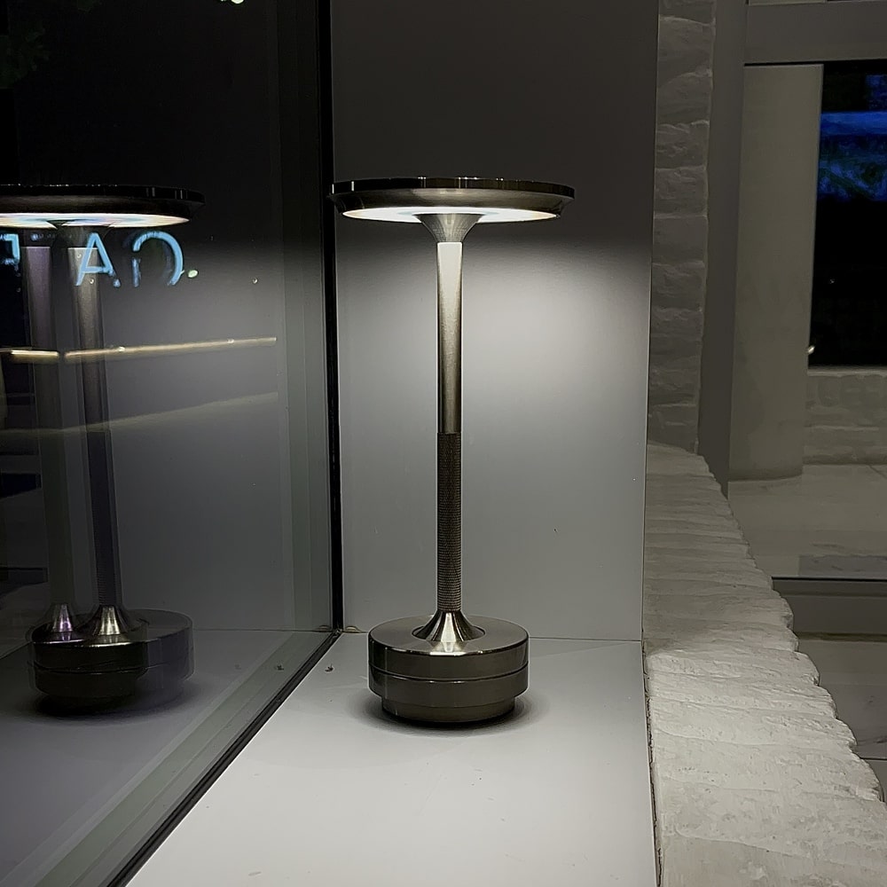 Mini Lamp LED: Cordless USB Table Lamp for Lounge & Restaurants - Sleek Ambient Design
