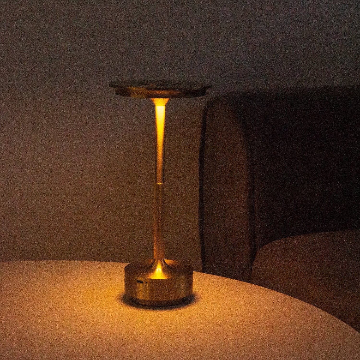 Mini Lamp LED: Cordless USB Table Lamp for Lounge & Restaurants - Sleek Ambient Design