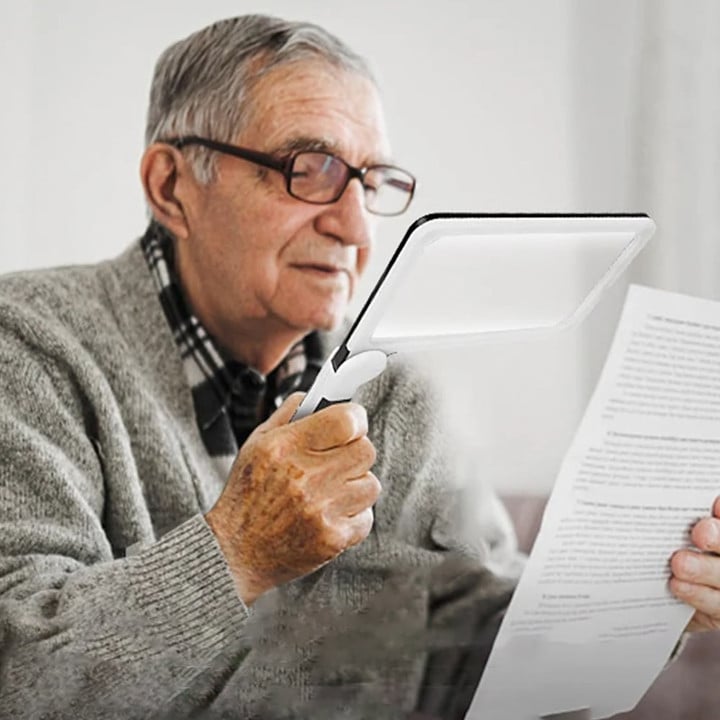 Foldable LED Magnifying Glass | 5X Magnification, Dimmable Light & Ergonomic Handle for Reading and Hobbies