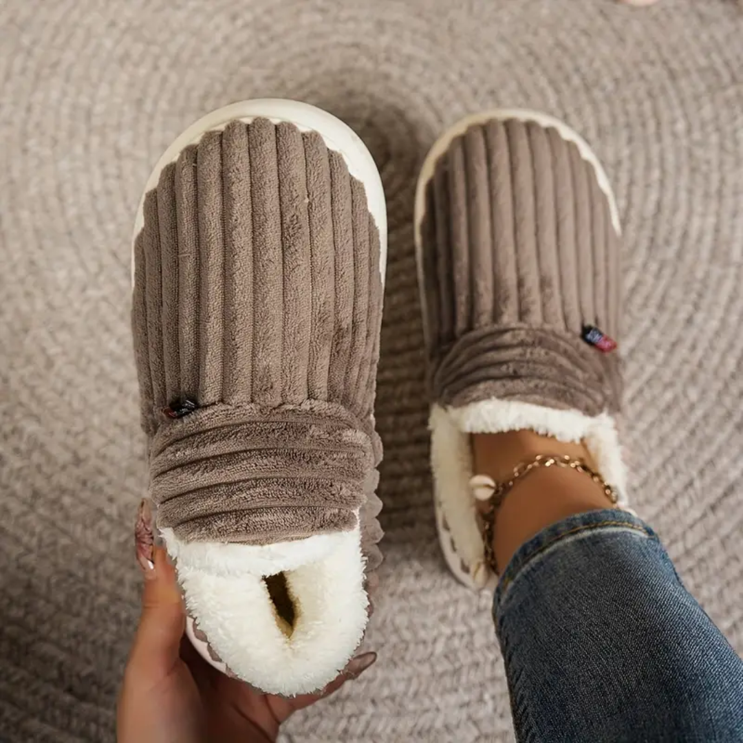 Fleece Comfort Slippers | Ultra-Soft, Memory Foam & Anti-Slip for Cozy Indoor Relaxation