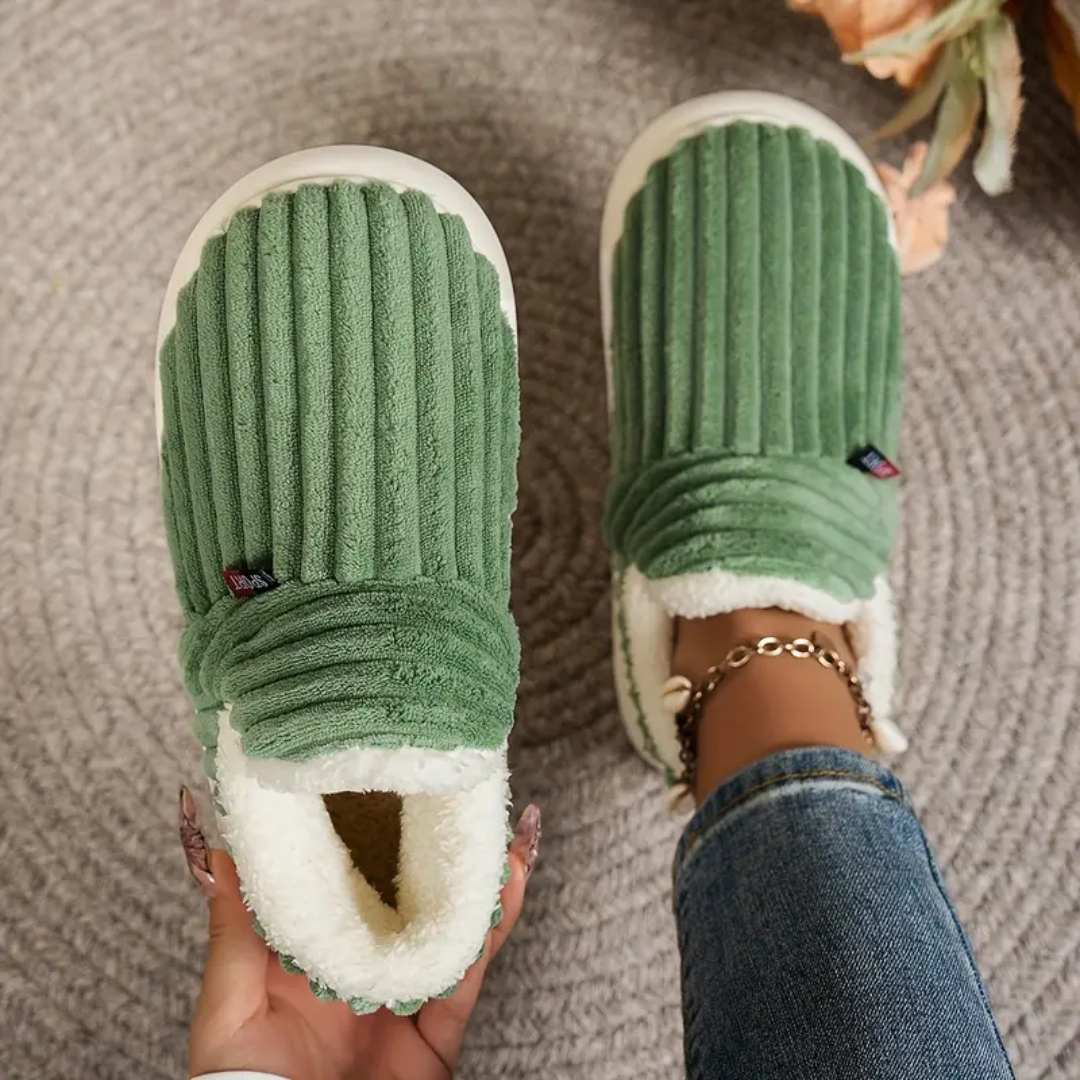 Fleece Comfort Slippers | Ultra-Soft, Memory Foam & Anti-Slip for Cozy Indoor Relaxation