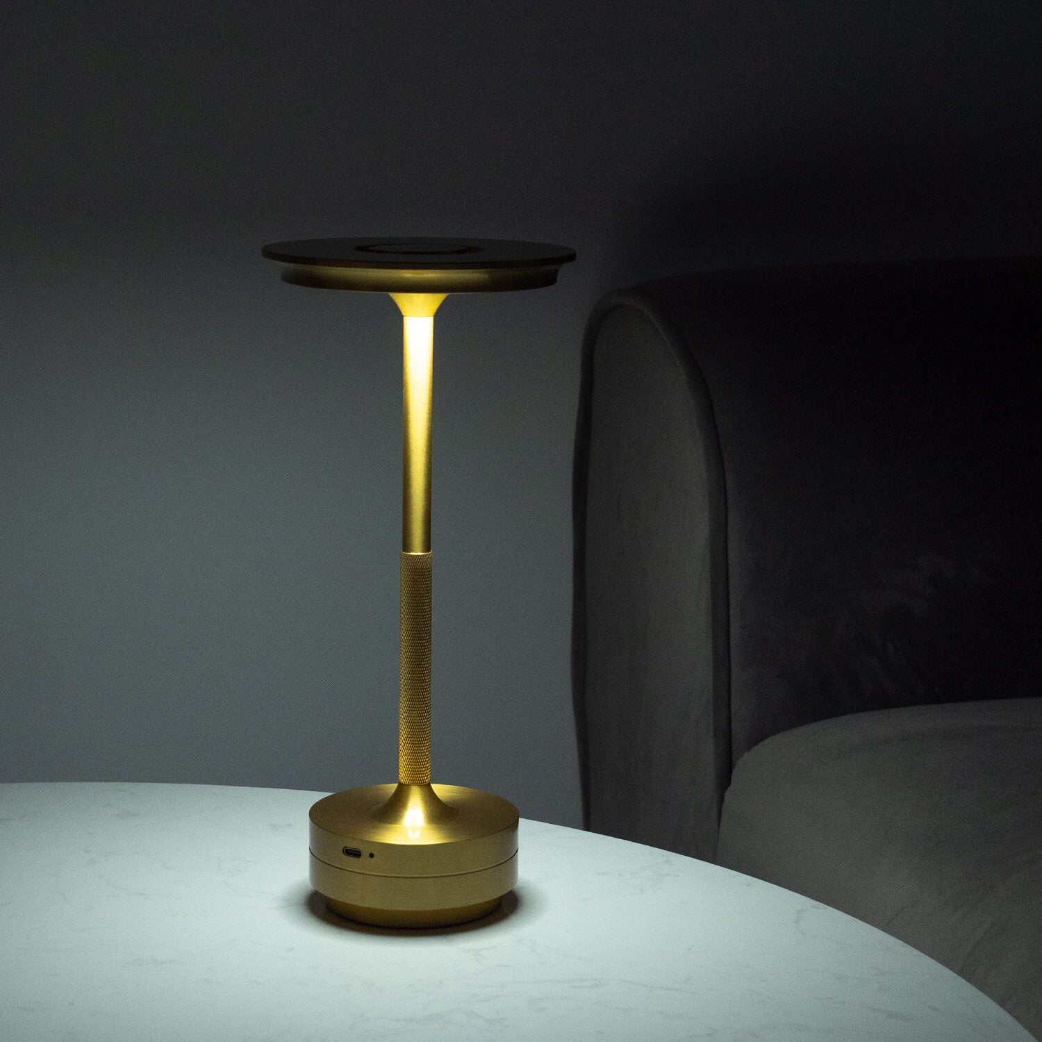 Mini Lamp LED: Cordless USB Table Lamp for Lounge & Restaurants - Sleek Ambient Design