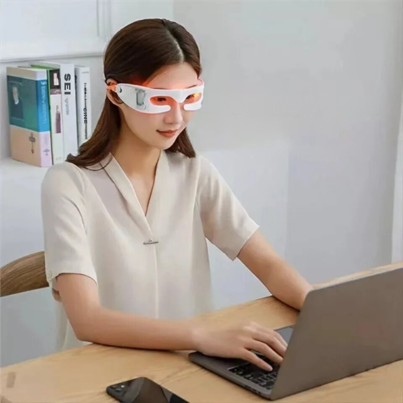 Red Light Therapy Eye Mask for Dark Circles and Relaxation, Rechargeable, Portable, Ideal for Home Use and Travel