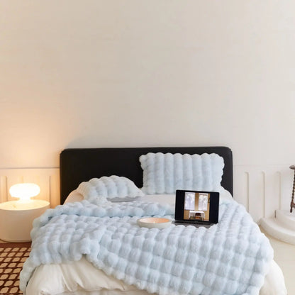 Plush Wool Blanket | Exceptional Warmth, Machine Washable & Versatile Comfort for All Seasons