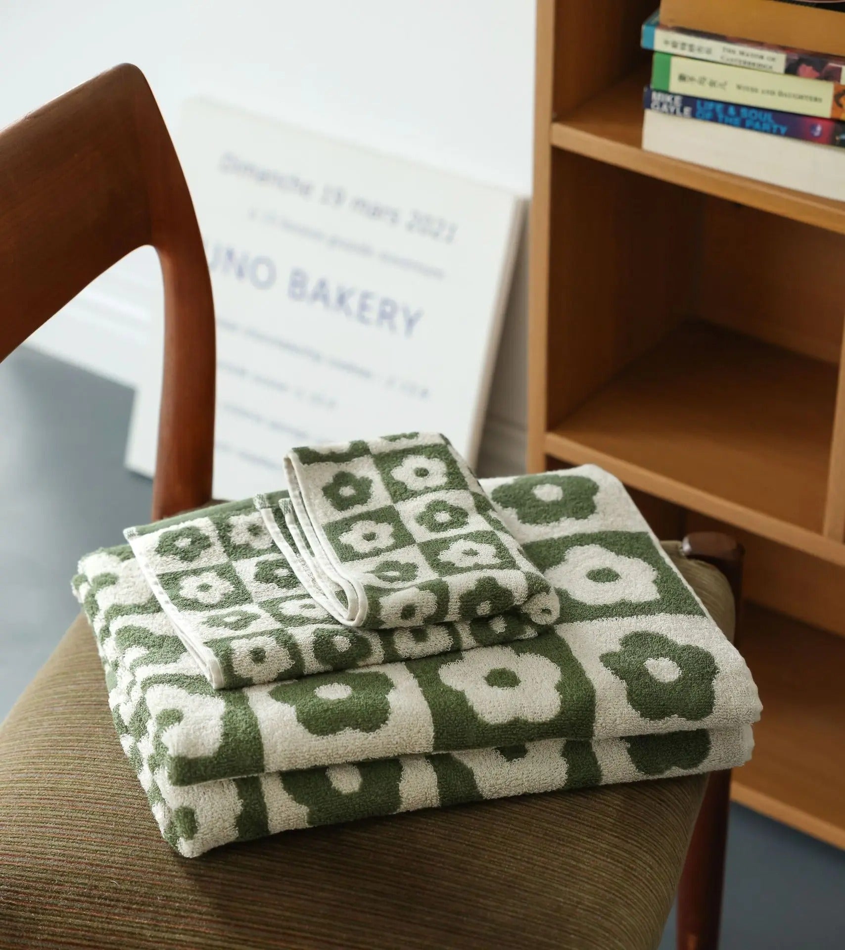 Soft Cotton Giana Bath Towel - Absorbent, Quick-Dry, Luxury Bath Towel for Home, Spa, and Gym Use