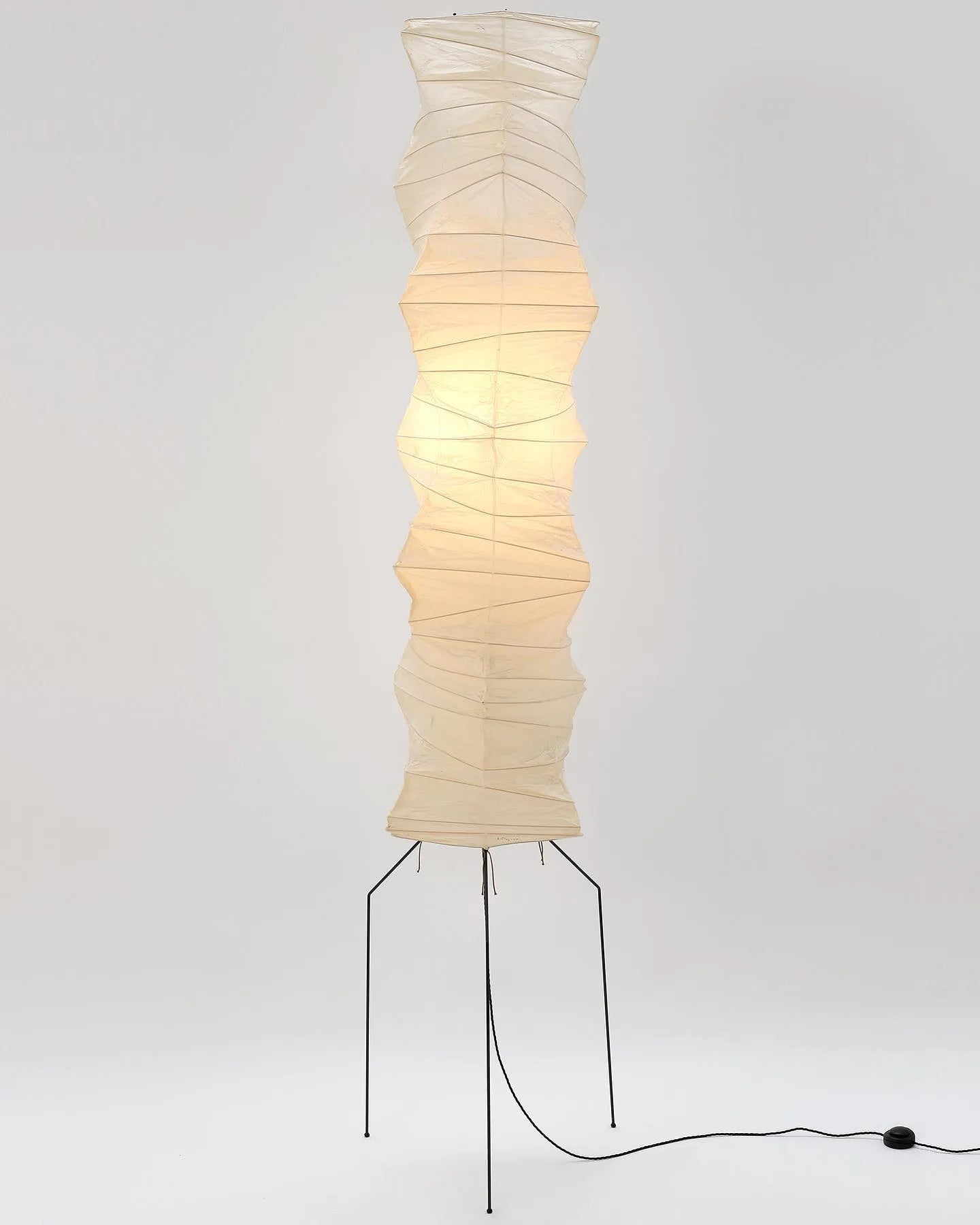 LED Rice Paper Floor Lamp - Adjustable Height, Soft Ambient Light for Living Room & Bedroom Decor