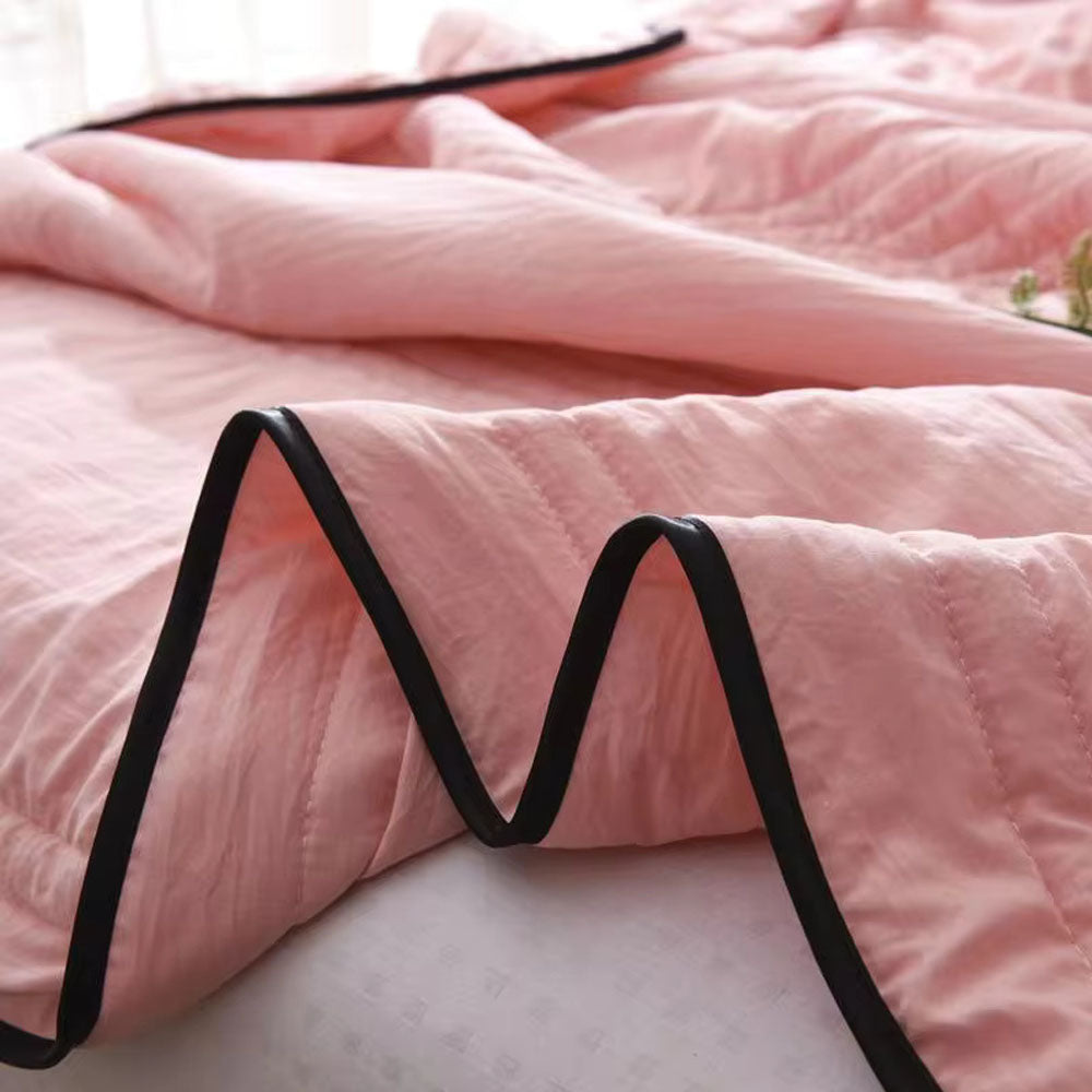 Cooling Blanket for Hot Sleepers | Hypoallergenic, Moisture-Wicking & Soft for a Refreshing Night's Sleep