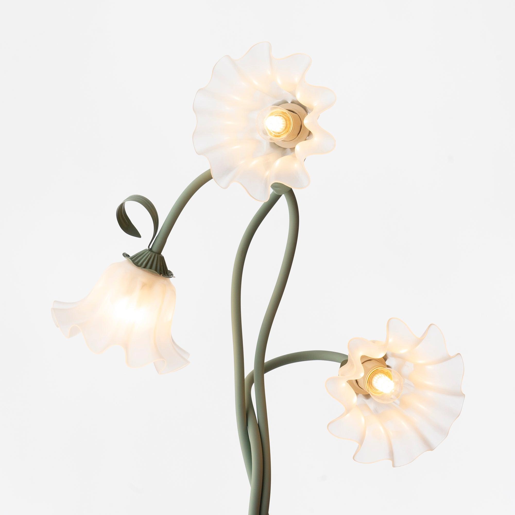 LED Floor Lamp with Calla Flower Design - Modern Lighting for Living Room & Bedroom Decor