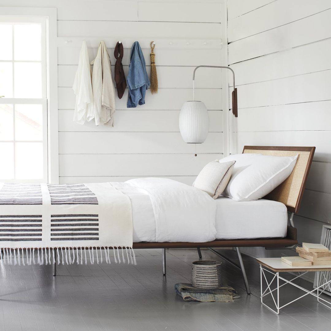 LED Wall Sconce Light Fixture - Modern Design for Indoor Use in Hallway, Living Room & Bedroom