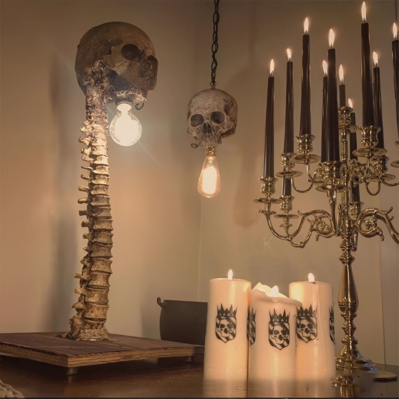 Gothic Skull Light Fixture: Skeleton Spine Lamp for Eerie Home Decor & Halloween Themed Rooms