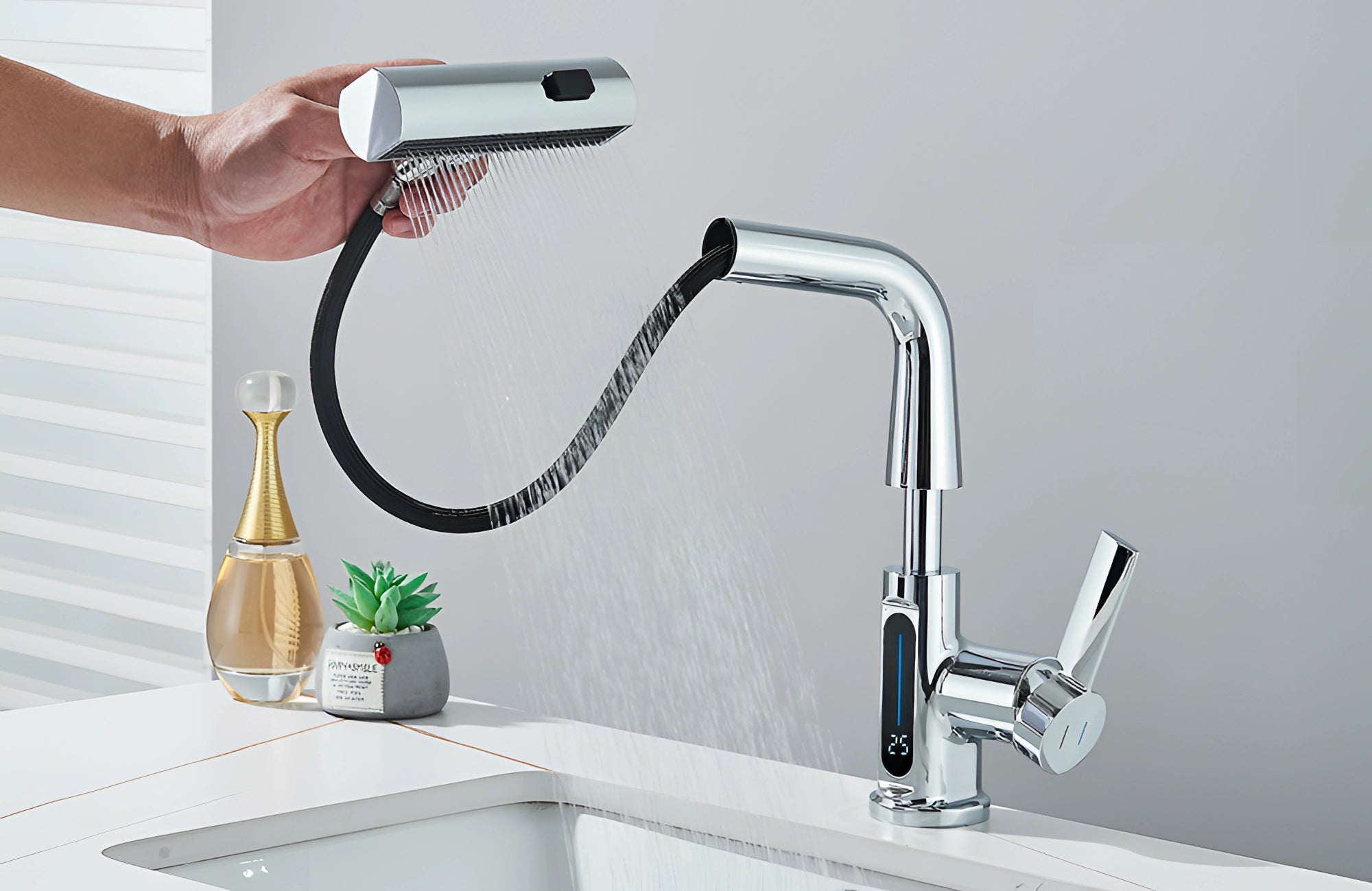 Smart Touchless Kitchen Faucet with Temperature Display & Pull-Out Spray for Easy Cleaning and Cooking