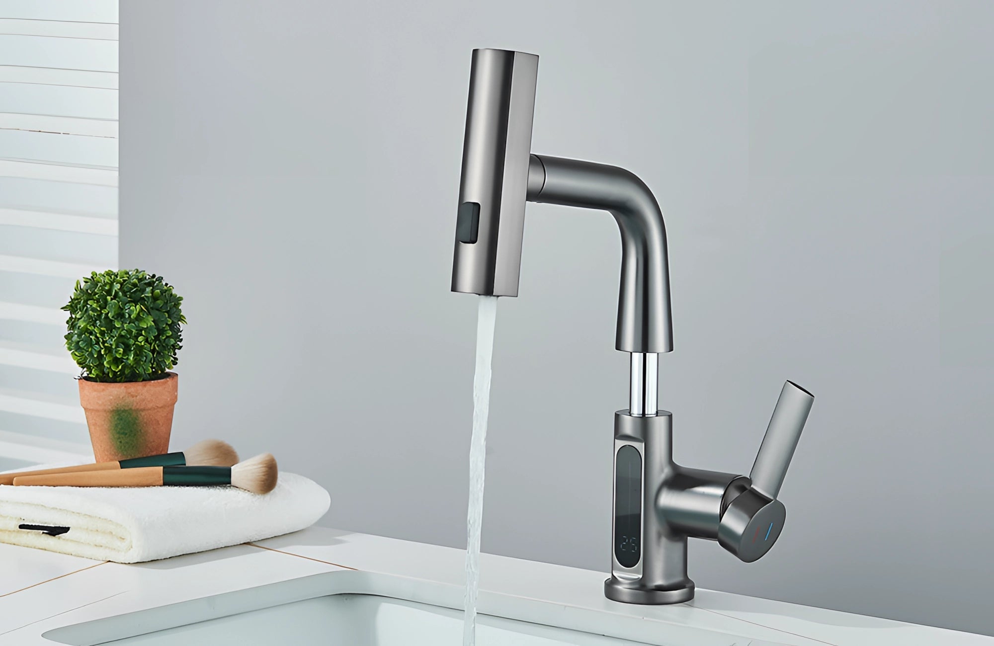 Smart Touchless Kitchen Faucet with Temperature Display & Pull-Out Spray for Easy Cleaning and Cooking