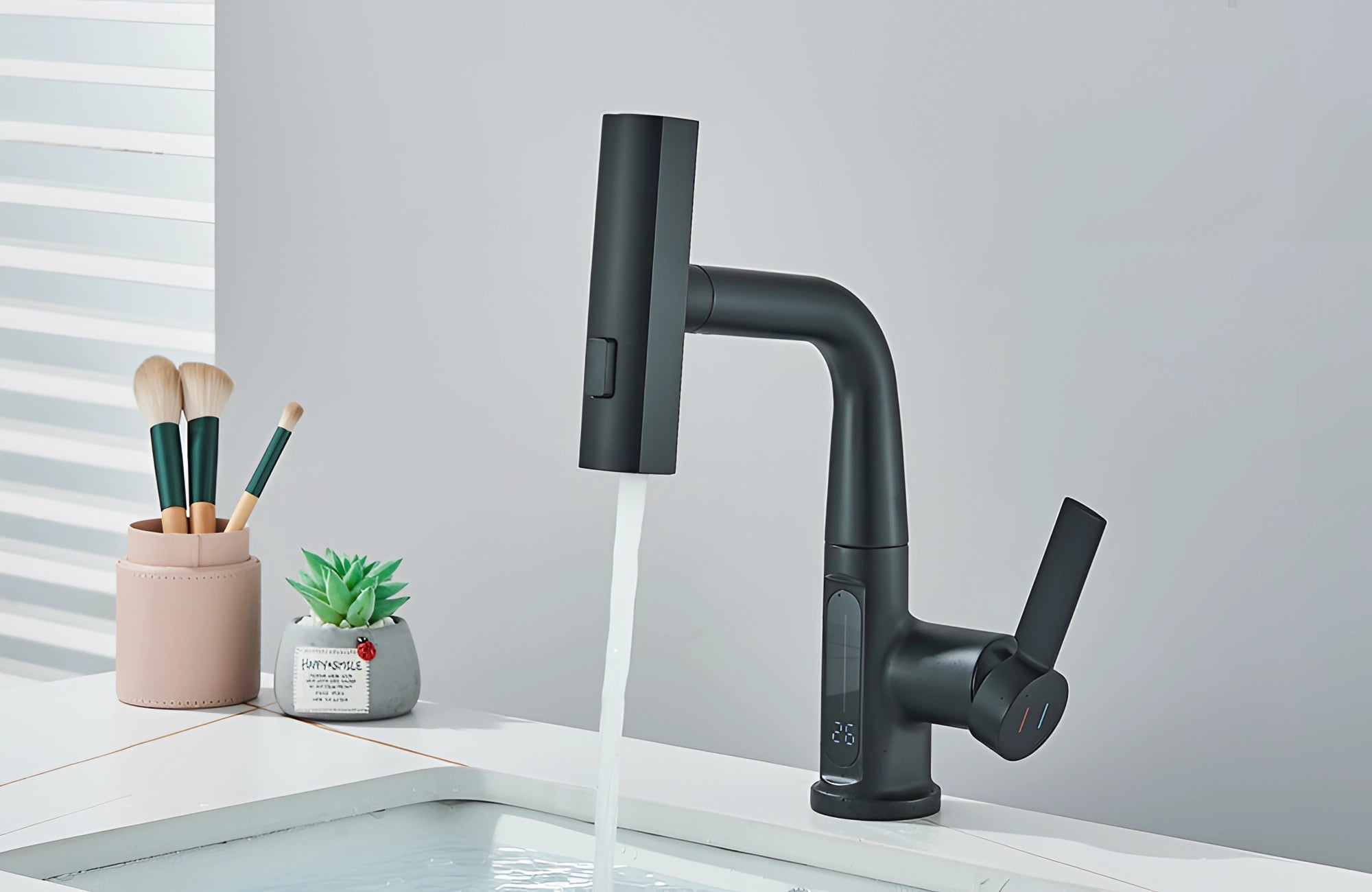Smart Touchless Kitchen Faucet with Temperature Display & Pull-Out Spray for Easy Cleaning and Cooking