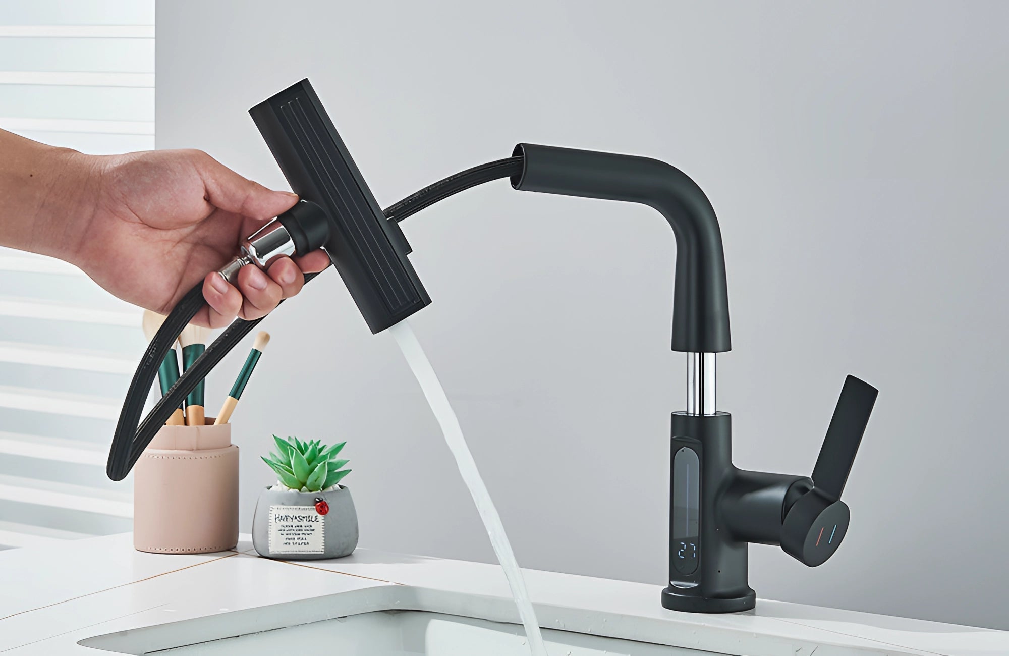 Smart Touchless Kitchen Faucet with Temperature Display & Pull-Out Spray for Easy Cleaning and Cooking