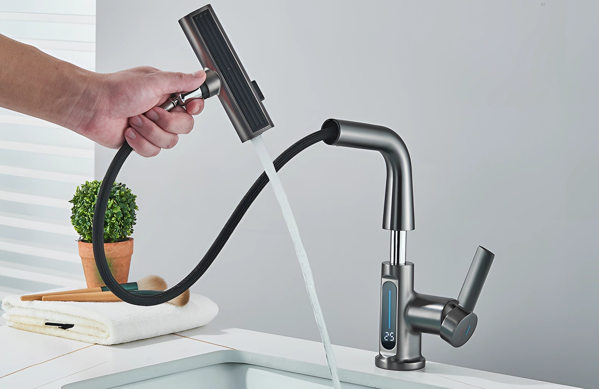 Smart Touchless Kitchen Faucet with Temperature Display & Pull-Out Spray for Easy Cleaning and Cooking