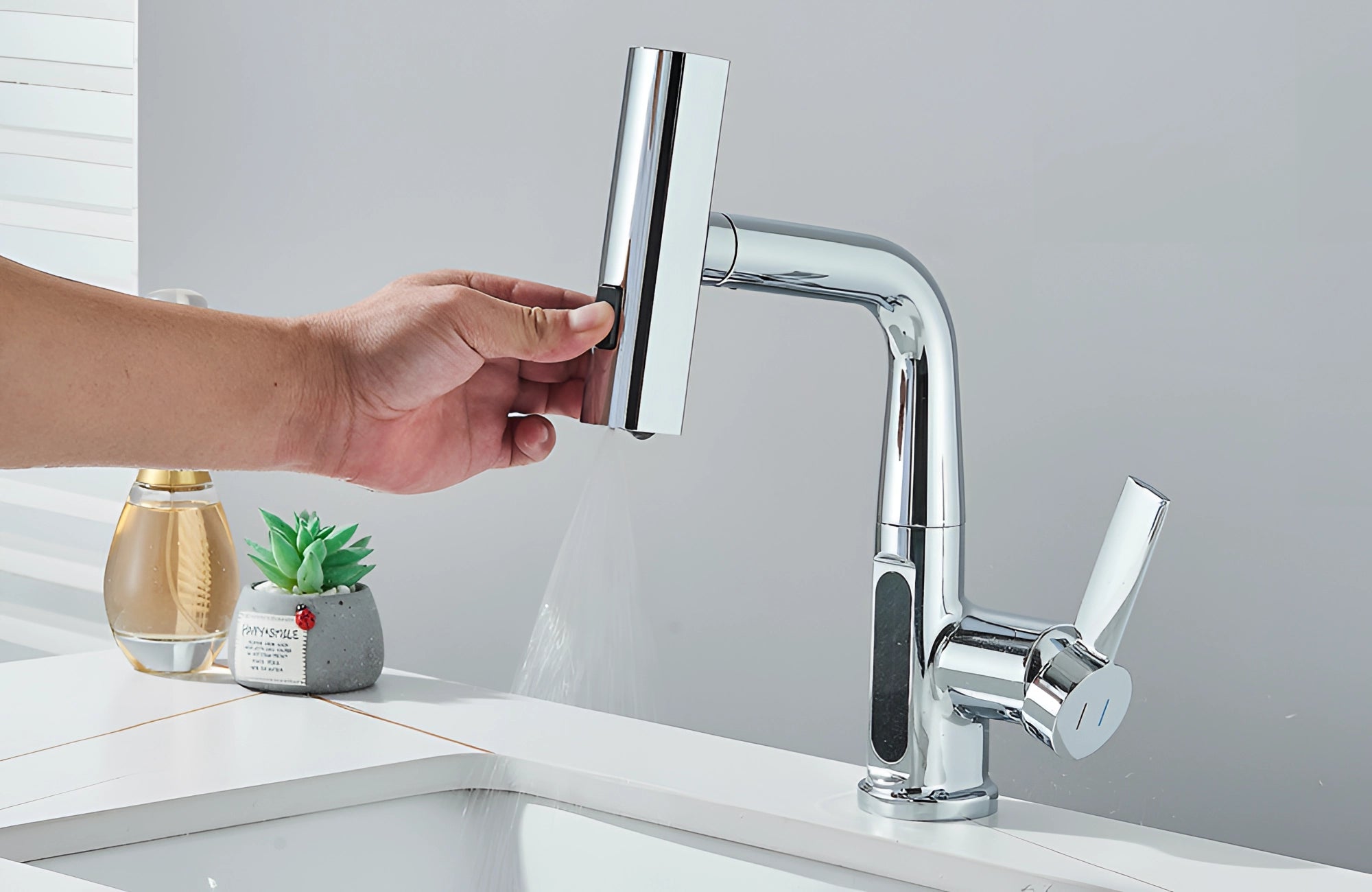 Smart Touchless Kitchen Faucet with Temperature Display & Pull-Out Spray for Easy Cleaning and Cooking