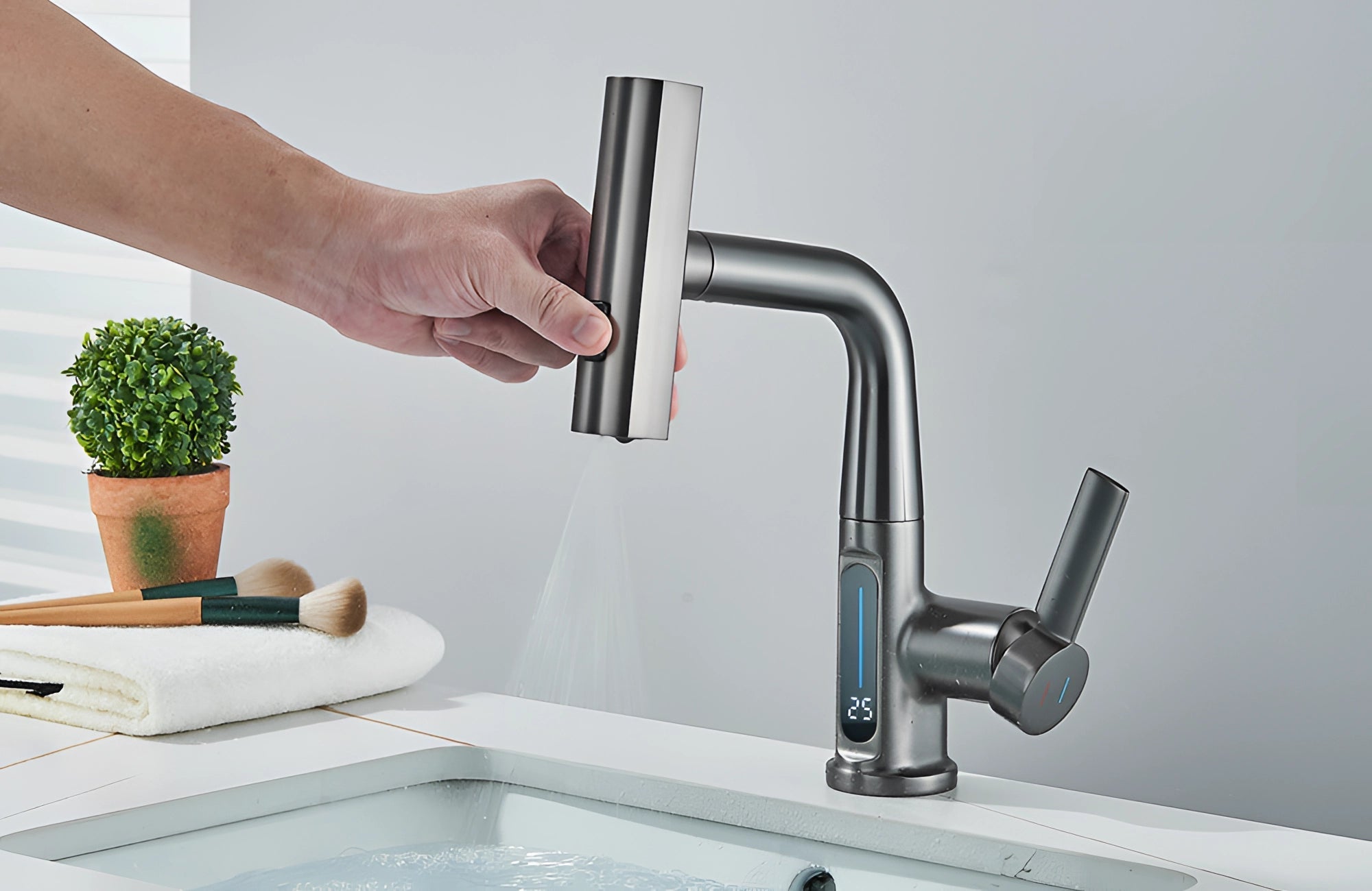 Smart Touchless Kitchen Faucet with Temperature Display & Pull-Out Spray for Easy Cleaning and Cooking