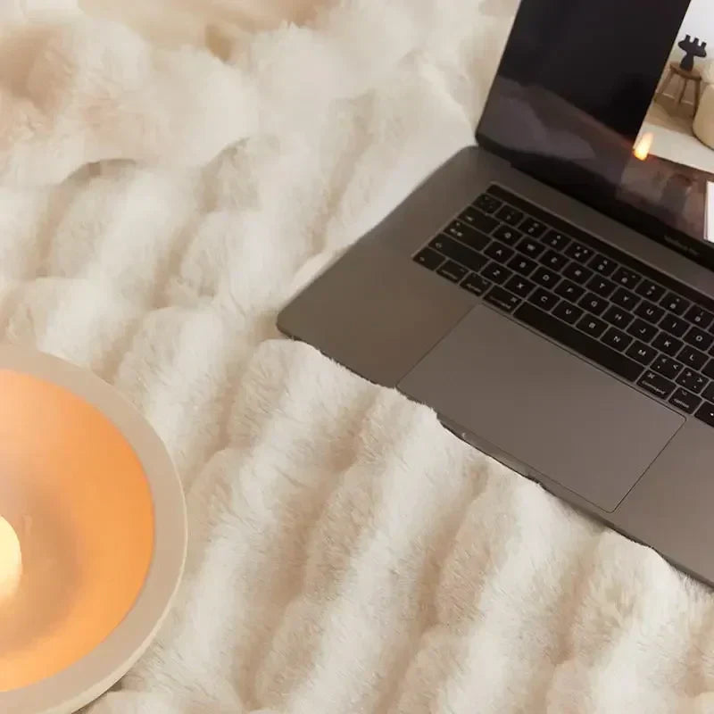 Plush Wool Blanket | Exceptional Warmth, Machine Washable & Versatile Comfort for All Seasons