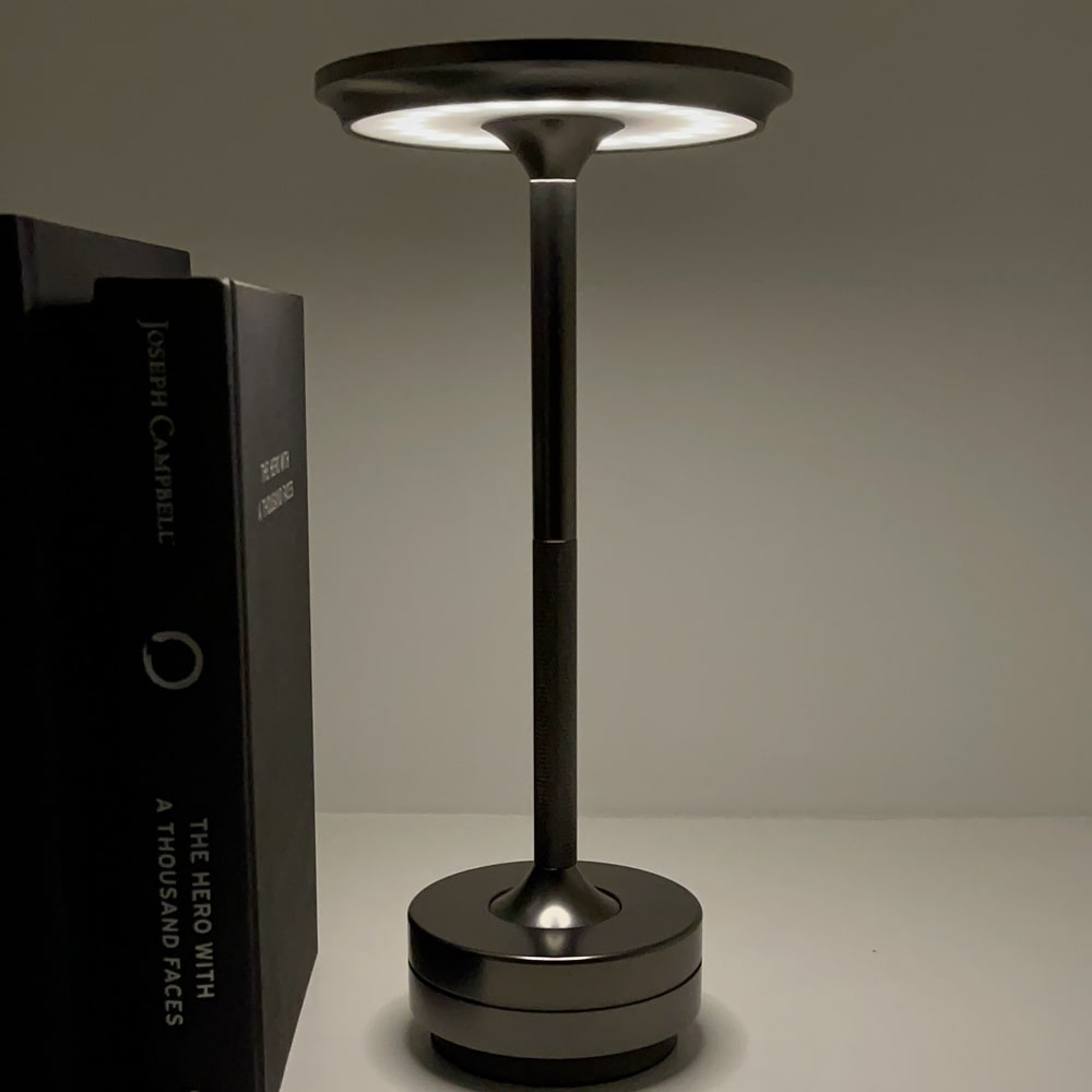 Mini Lamp LED: Cordless USB Table Lamp for Lounge & Restaurants - Sleek Ambient Design