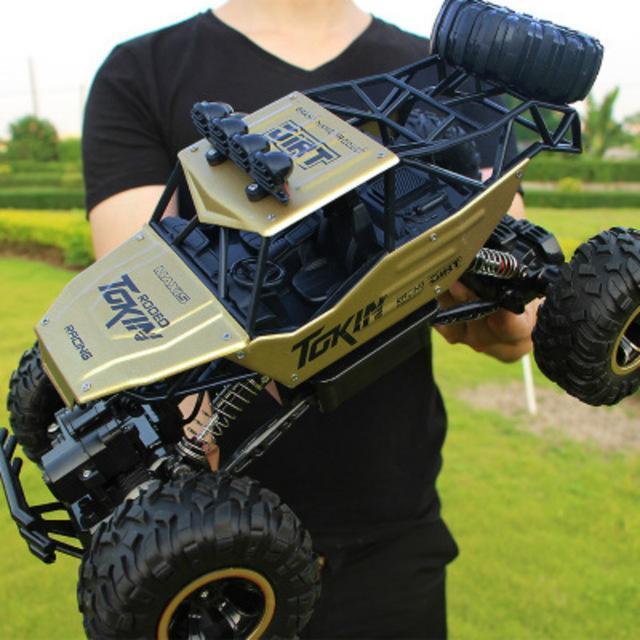 4WD Offroad Remote Control Truck | High-Capacity Battery, Independent Suspension & Ideal for Kids Outdoor Adventures