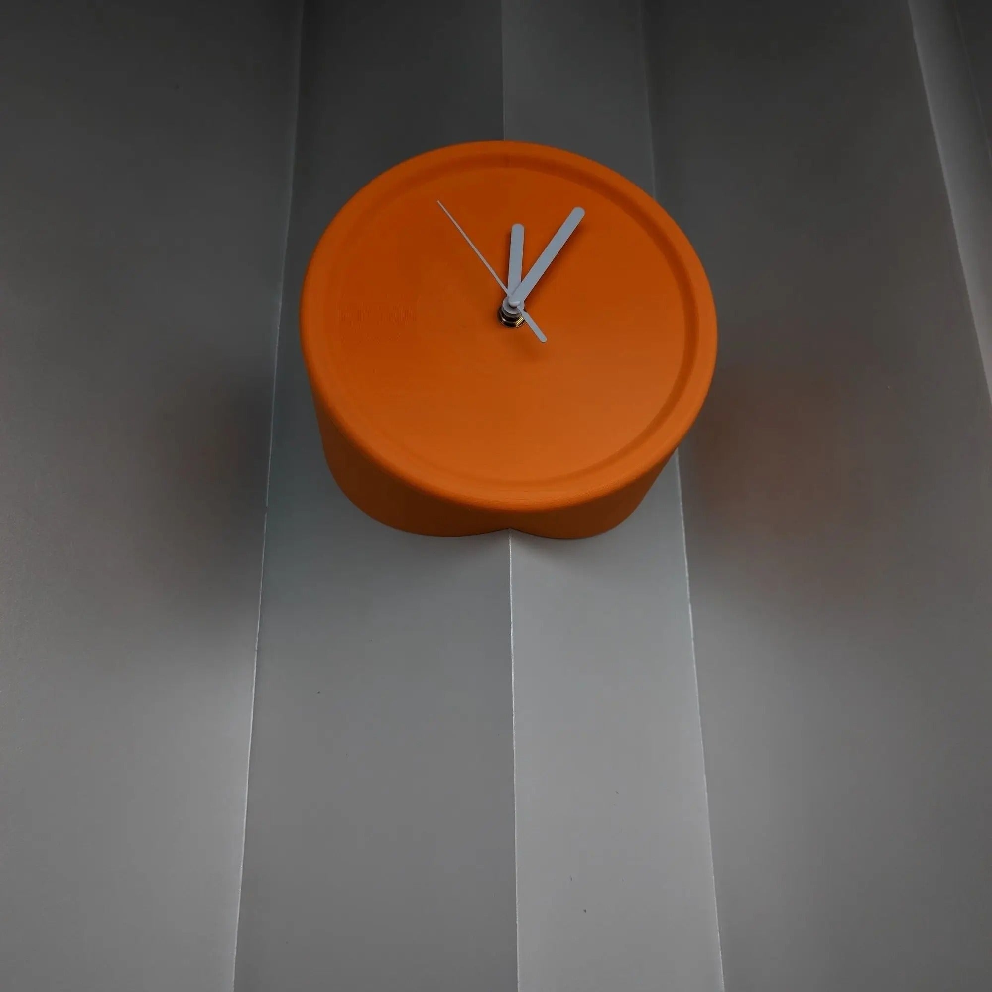 Modern Cornetto Wall Clock with Minimalist Design for Home & Office Decor